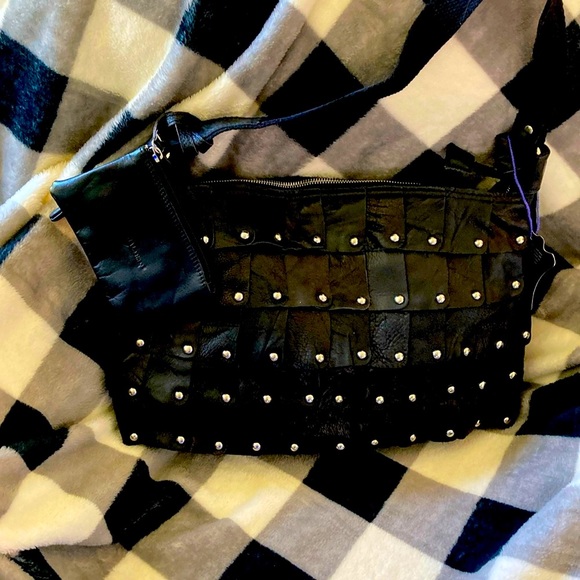 NWT Amerileather Rich Black,Soft 100% Genuine Leather Bag, Rivet detail, 16”x10” - Picture 6 of 11